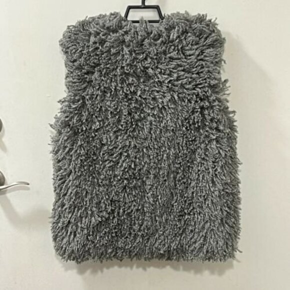 Simply Vera Womens Gray Faux Fur Vest Size SM-MED - Picture 5 of 11